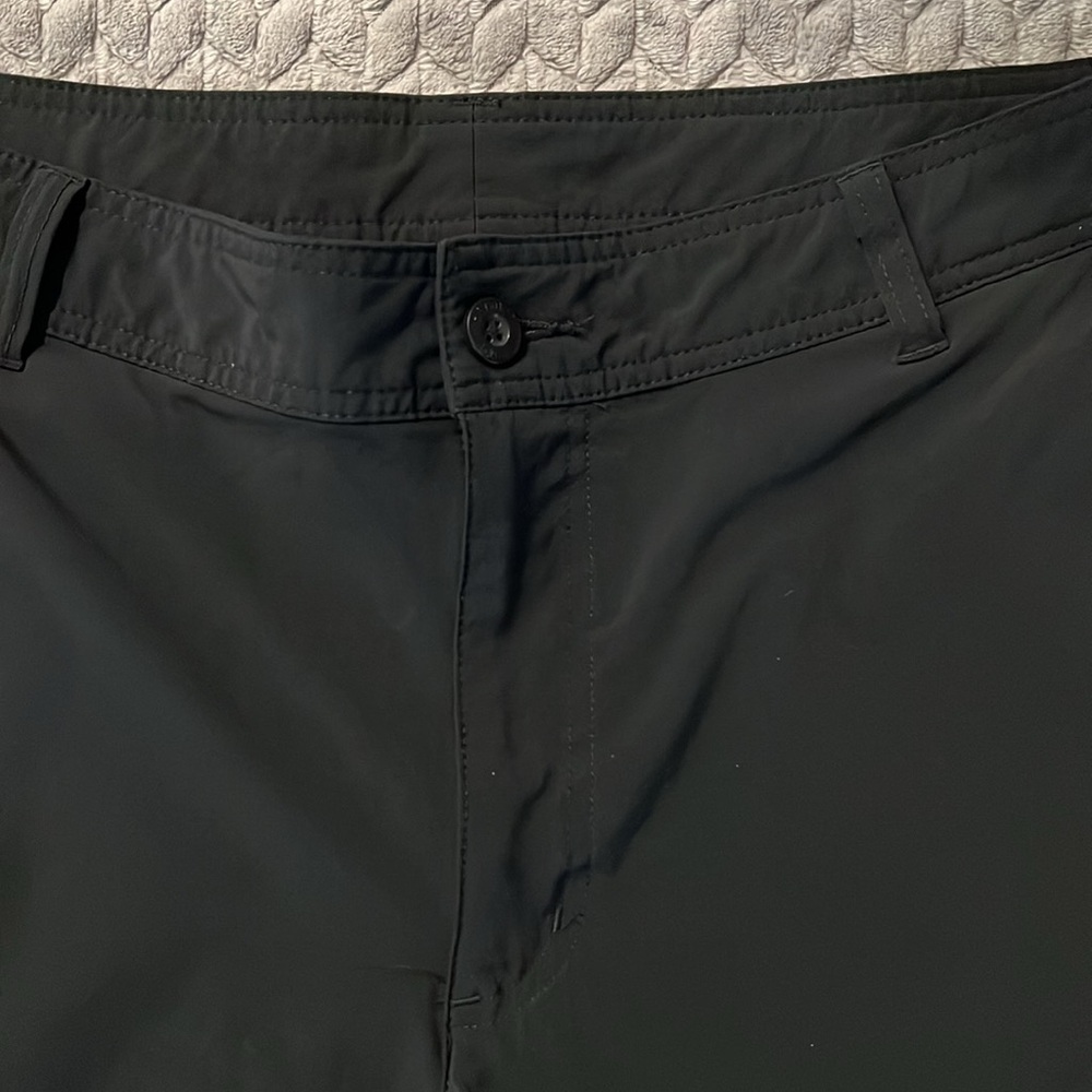 Men’s Columbia Black Shorts - Picture 2 of 9